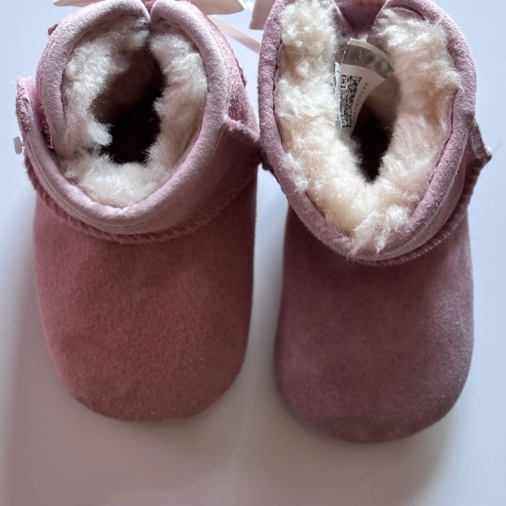 UGG BOOTS - Picture 5 of 14